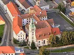 Klášter s kostelem Panny Marie crop.jpg