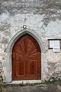 Západní gotický portálek v roce 2019