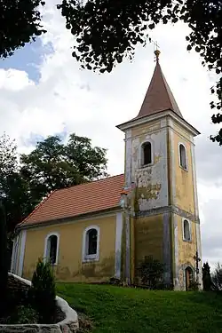 Kaple na návsi