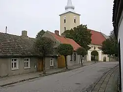 Pohled na Kostel Nanebevzetí Panny Marie z Kněžské ulice