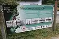 Informační panel u přístupové cesty k Bečovské botanické zahradě.