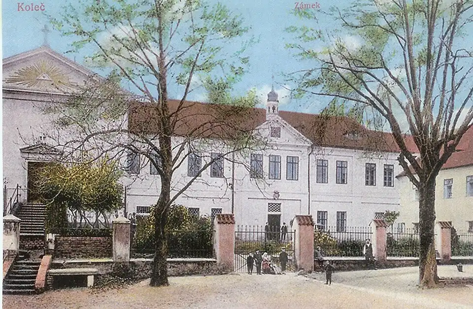 Zámek na staré pohlednici (kolem 1910)