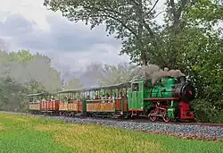 výletní vlak s parním strojem ČKD BS-80