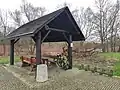 Turistický přístřešek u rozhledny