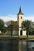 Kaple na návsi