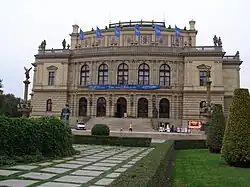 Rudolfinum, rozptýlené světlo