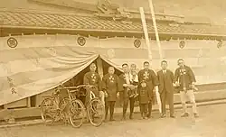 Zaměstnanci Kongó Gumi na počátku 20. století