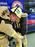 Kontrola správnosti nasazení přístroje, kontrola otevření láhve