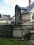 Náhrobek v Mikulášovicích