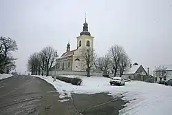 Kostel Nanebevzetí P. Marie (Uhersko) 04.JPG