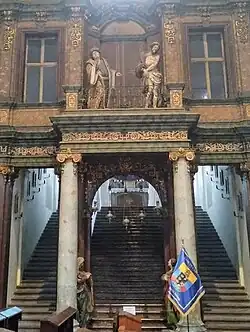 Svaté schody a balkon se sochami "Ecce homo"