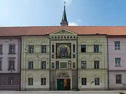 Nenápadná budova kláštera v Žižkově ulici