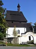 Vstupní brána do areálu kostela