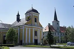 Náměstí Svobody-kostel svatého Jiljí a zámek