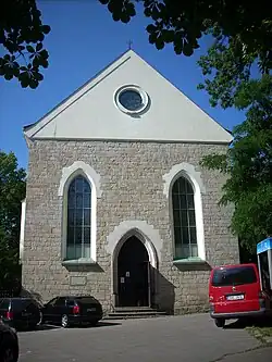 Průčelí kostela sv. Josefa v Hrubé Skále