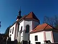 Pohled na kostel a sakristii od východu