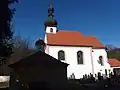 Pohled na kostel a márnici od jihu
