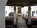 Pohled na interiér a oltář