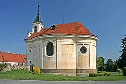 barokní kostel Sv. Petra v obci Velenka