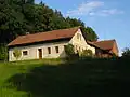 Místní stavení