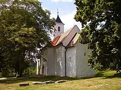 Pohled na jihovýchodní fasádu kostelíka