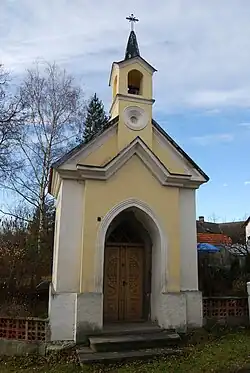Kaple svatého Jana Nepomuckého ve vsi