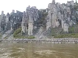 Skály na řece Kotuj