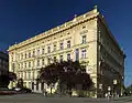 Kounicův palác v Brně, který hrabě Václav Robert věnoval spolku Kounicovy studentské koleje českých vysokých škol, dnes zde sídlí rektorát Masarykovy univerzity