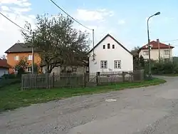 Chalupa na návsi