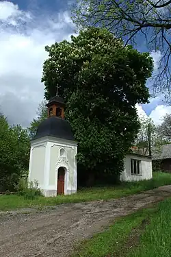 Kaplička na návsi