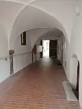 Klenutá chodba v přízemí domu