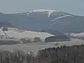Zimní pohled na vrchol Králického Sněžníku od jihu