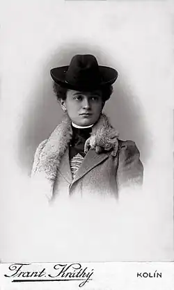 Fotografka Bohumila Bloudilová (1876–1946), 1900, sbírka Scheufler