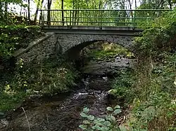 Kratušín, most přes Cikánský potok.jpg