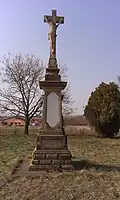 Kříž v místě bývalého hřbitova ve Vážanech 49°16′37″ s. š., 17°23′3″ v. d.