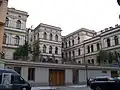 Pohled od severu z Krocínovy ulice (terasa a garáže)