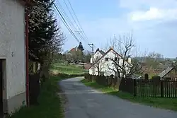 Hlavní silnice v Krutěnicích