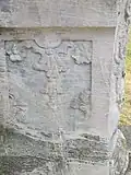 Detail reliéfu na soklu sochy