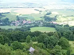 Pohled na obec z Trosek