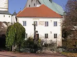 Kurdějov - fara u kostela.jpg