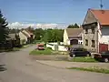 Hlavní ulice jižně od potoka