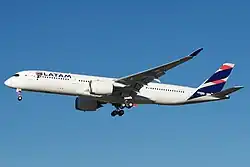Airbus A350-900 letecké společnosti LATAM Brasil, v 2016