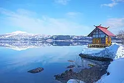Jezero Tazawa a svatyně Kansa