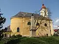 Kostel sv. Marie Magdaleny s památníkem prusko-rakouské války z roku 1866