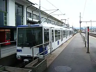 Souprava linky m1 na konečné v Renens