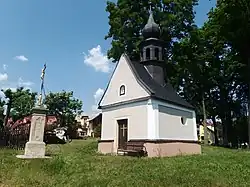 Kaple sv. Jana a Pavla a kříž