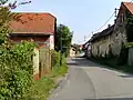 Silnice směrem k Týnci nad Sázavou