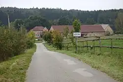 Příjezd do vsi