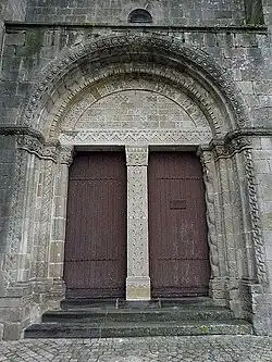 Portál, tympanon