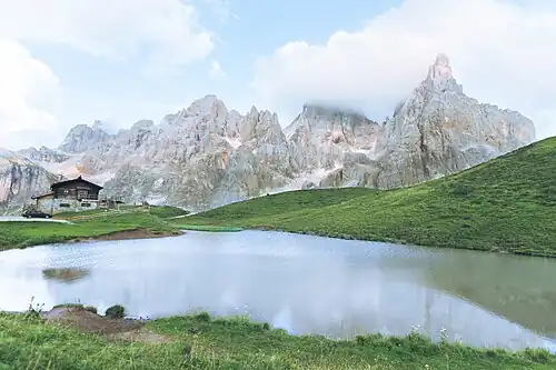jezero u Baita Segantini